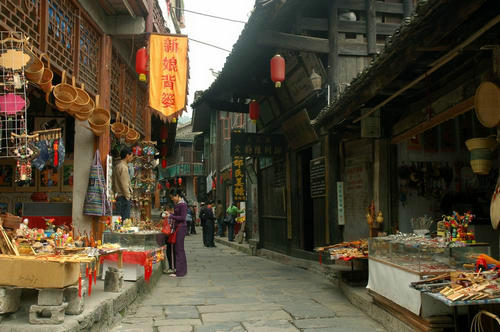E線(xiàn)：張家界、猛洞河、芙蓉鎮(zhèn)、黃龍洞經(jīng)典四日游（純玩）